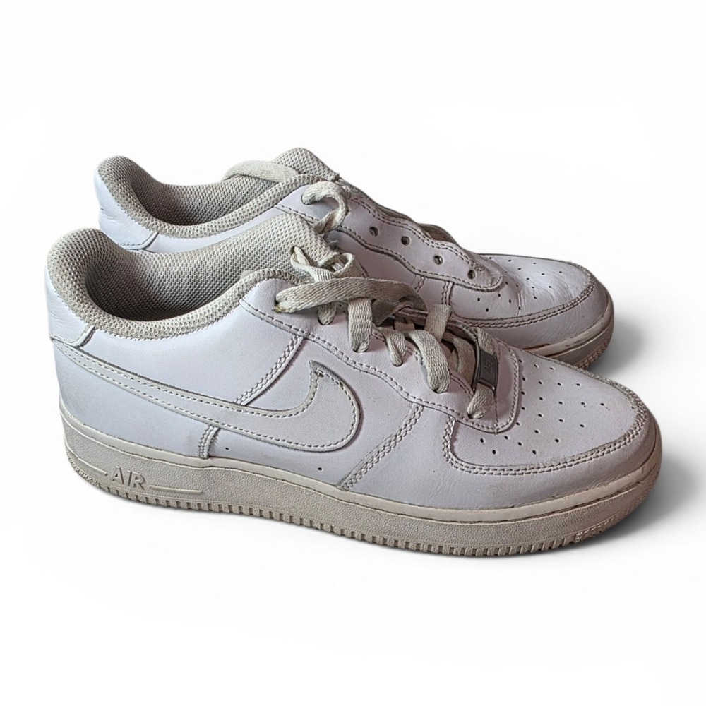 Nike Air Force 1 Low Top White Sneakers Youth Grade size 6.5Y/ Womens Size 8